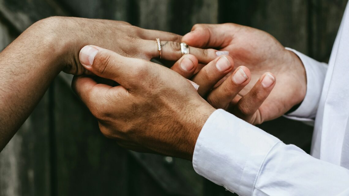 Alliances de mariage : comment les différentes cultures célèbrent le lien matrimonial ?