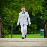 Mariage chic : tenues enfant élégantes et confortables